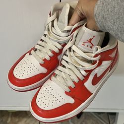 Air Jordan 1 Mid