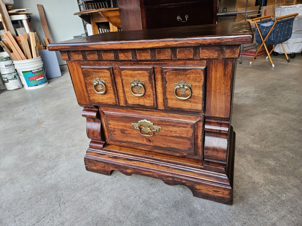 Ethan Allen End Table