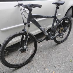 21spd Diamondback Response 26" Mtb
