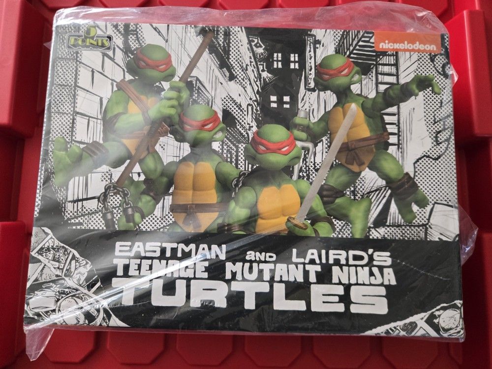 Mezco Eastman And Laird Young Teenage Mutant Ninja Turtle Set