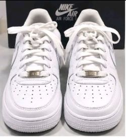 Nike Air Force 1 size 6