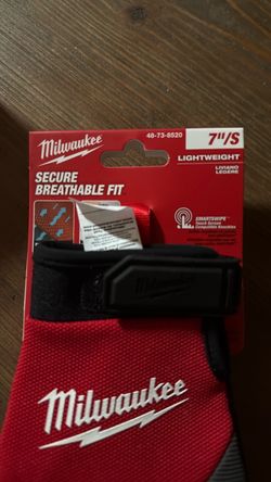 Milwaukee gloves 7”/small