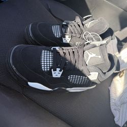 Jordan 4 White Thunders 