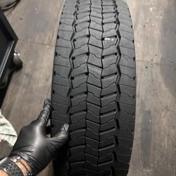 225/70/19.5 Continental