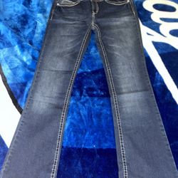 Low rise blue jeans: Boot Cut