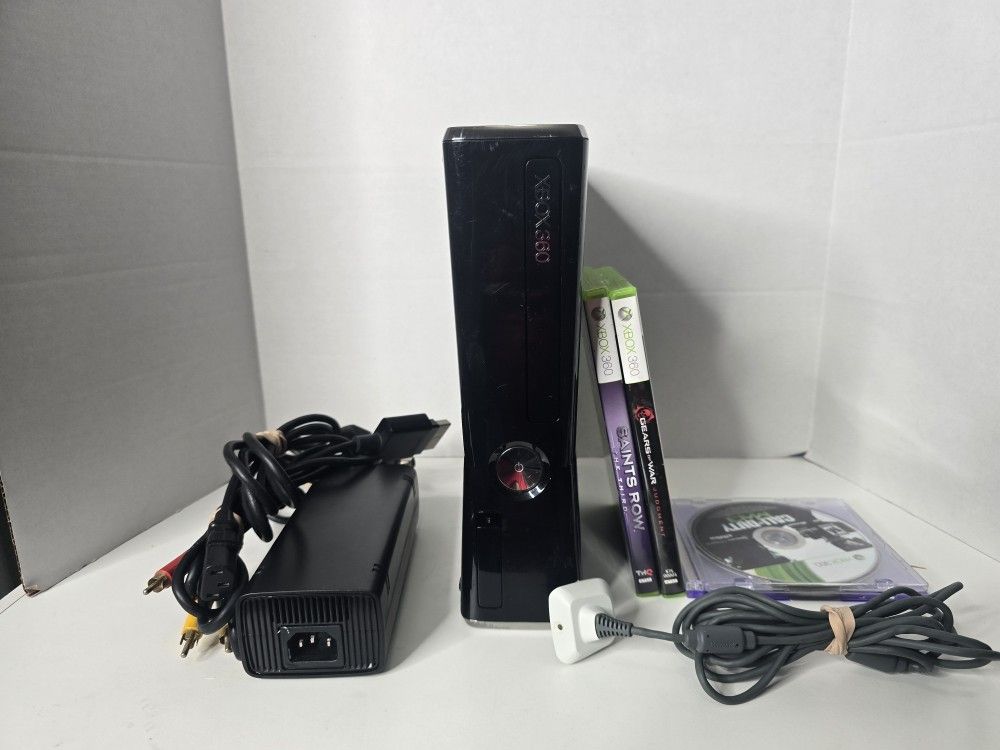 Xbox 360 With 4 Games....No Controller