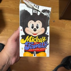 Mickey Family Cute Together Blind Box - Daisy