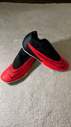 Nike Phantom Gx red and black soccer cleats size 8.5