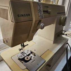 Singer Sewing Machine #9005