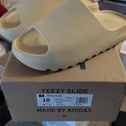 Yeezy Slides 
