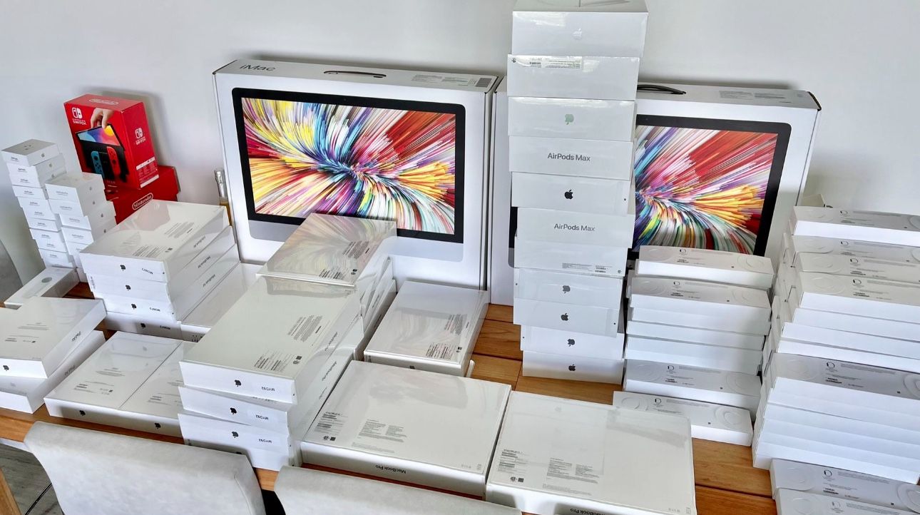 iPhone, iPad, MacBook. Atlanta