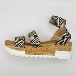 Chic and Comfortable Black and Tan Platform Sandals