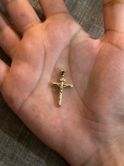 Gold Jesus pendant 14k