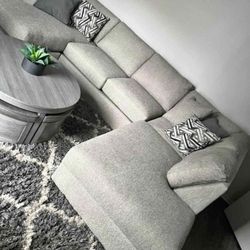 Sectional Couch Great Condition Super Clean And Comfy 