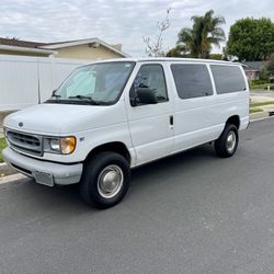 Ford E350 8 Passenger 