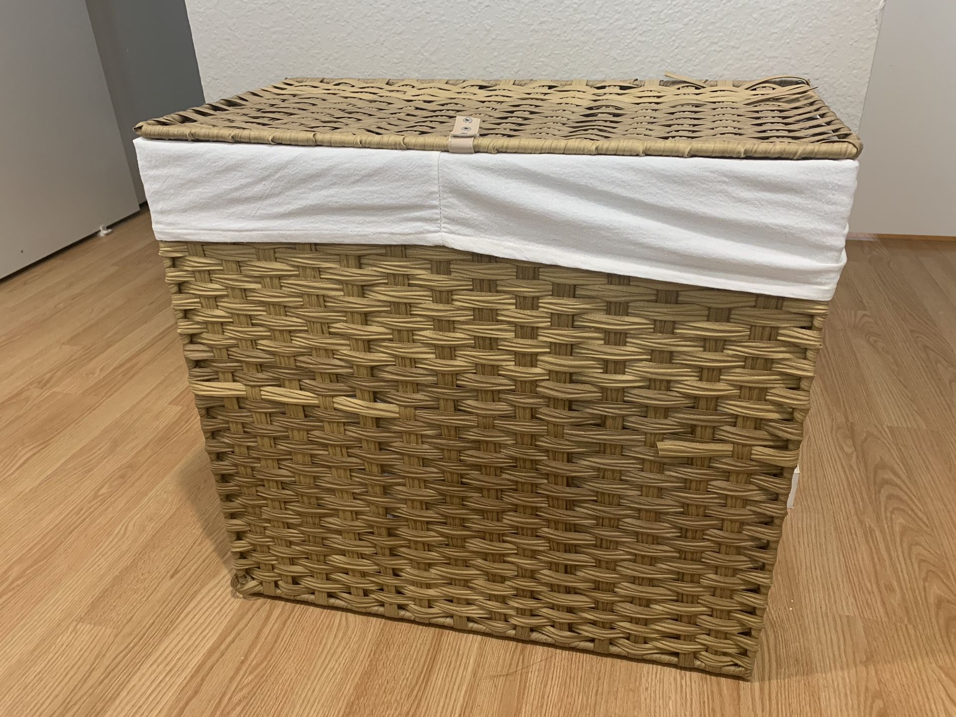 Wicker Laundry Hamper With Lid