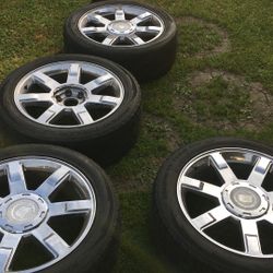 Cadillac Escalade Rims  22 inch missing one cap