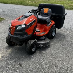 Husqvarna Riding Mower 46” Deck Hydrostatic + Triple Bagger