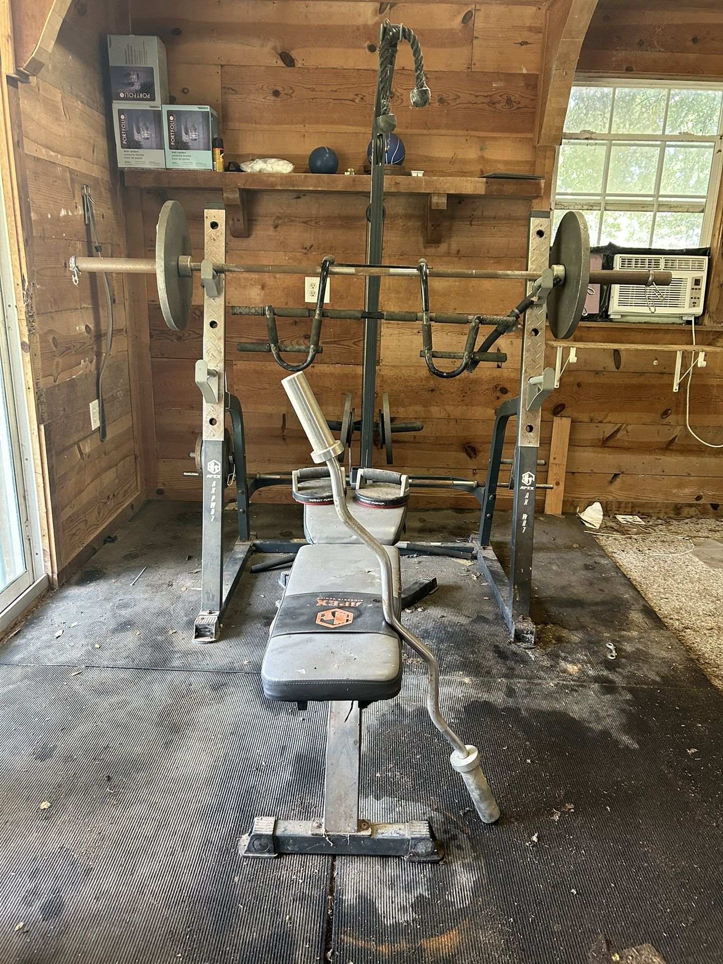 Weight Bench And Pull Down Machine