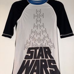 Youth Star Wars t-shirt very strechable galaga like graphics