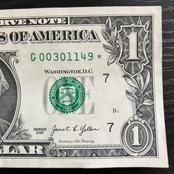 New 2021 $1  BILL Low Serial Number w/Star ( CHICAGO G )
