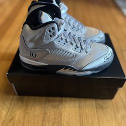 Jordan 5 Wings Size 8.5Women