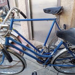 VINTAGE SCHWINN BIKES