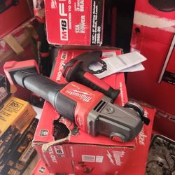 Milwaukee

M18 FUEL 18V Lithium-Ion Brushless Cordless 4-1/2 in./6 in. Braking Grinder with Paddle Switch (Tool-Only)

STORE PRICE $249