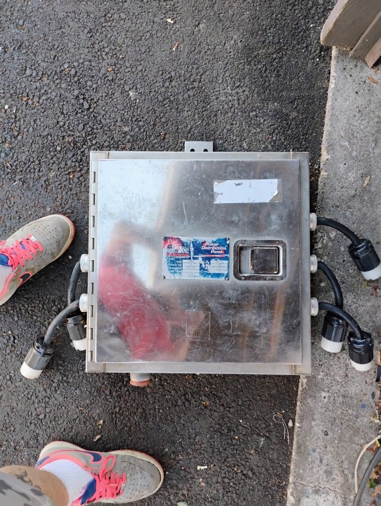 Power Distribution Box