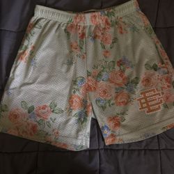 eric emmunal lmk size small