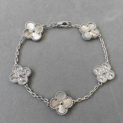 VCA Clover Laser With Zirconia Stone Unisex Bracelet 