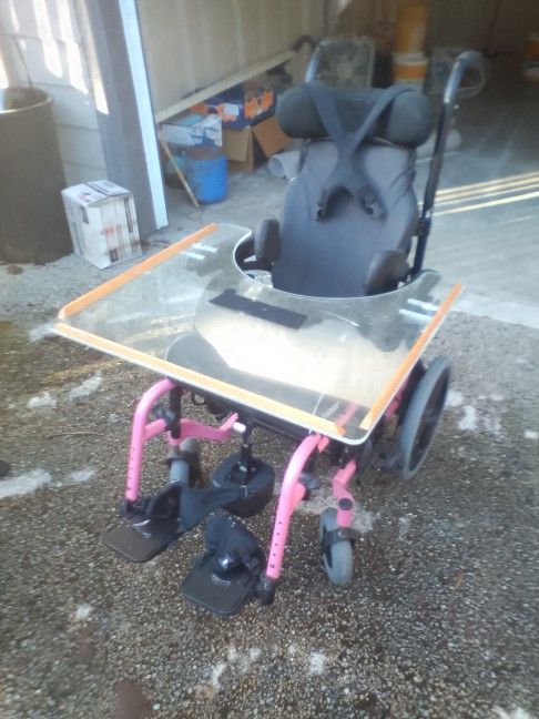 Quickie IRIS pink Wheel chair with clear table