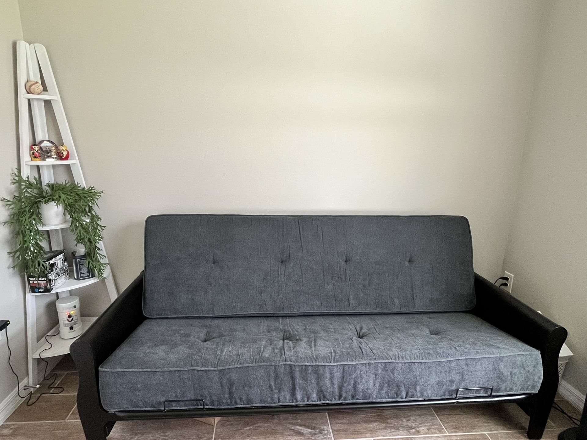 Like New Queen Futon