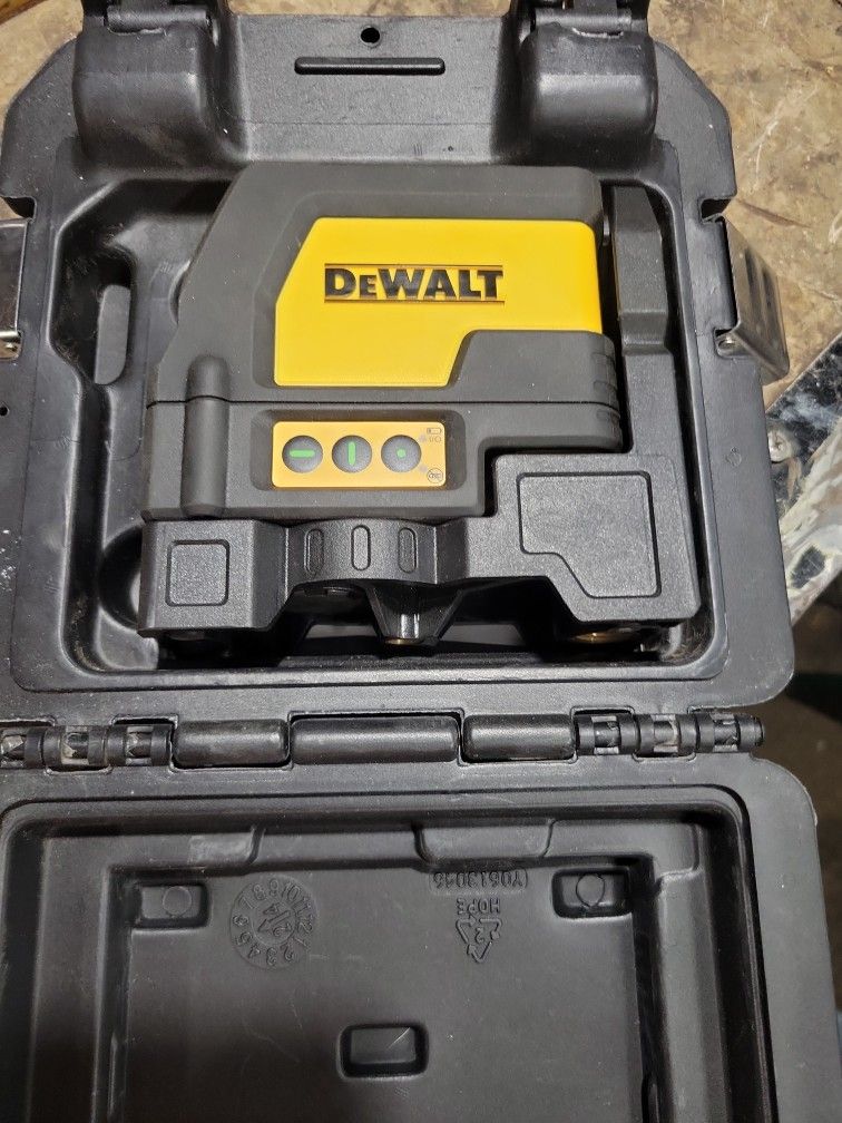 DEWALT CROSSLINE LASER
