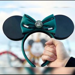 ducks Disney ears