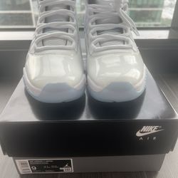 Jordan 11 Legend Blue 
