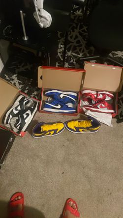 4 Pairs Of Dunks Size 9