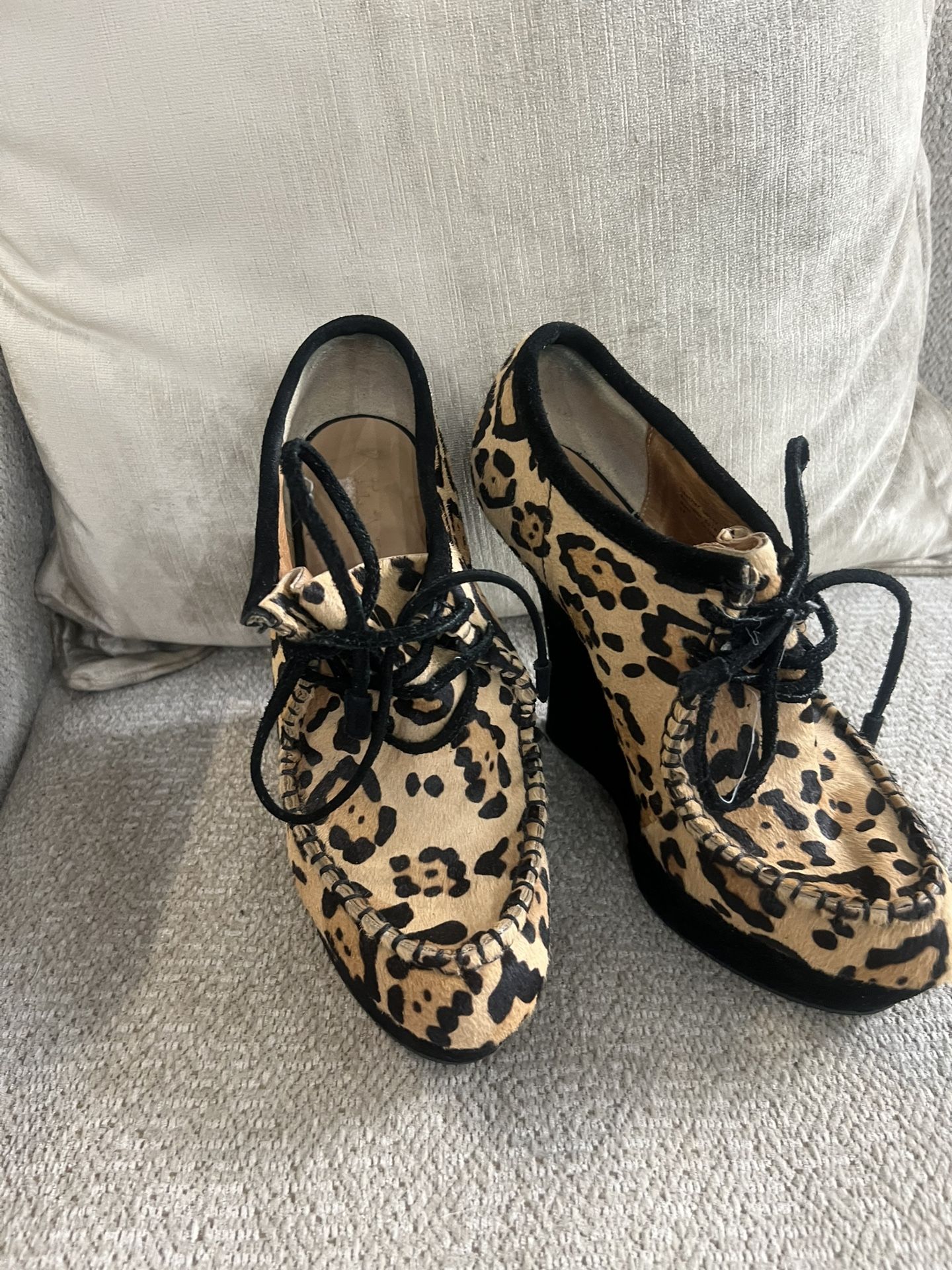 L.A.M.B Leopard Print Brown Black Pony Hair Lace Up Wedge Booties Shoes 8 Gwen Stephanie leopard heels wedges gently pre-loved smug on the back heel
