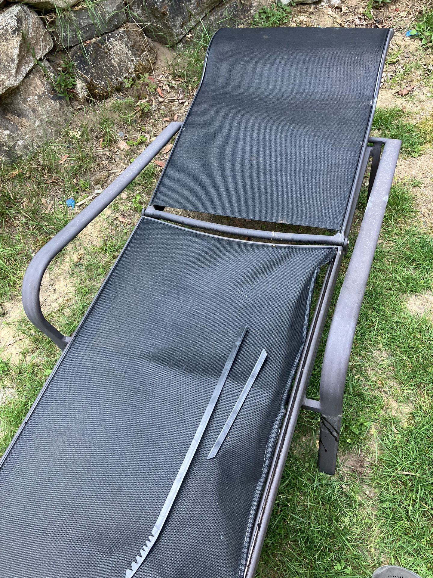 Free Retractable Lounge Chair