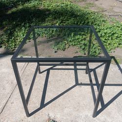 !! Glasstop corner End Table