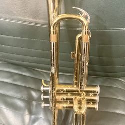 Yamaha YTR-232 Trumpet 2000s - Brass w/ Hardshell Case 