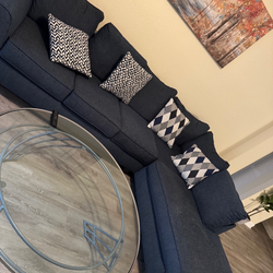 SECTIONAL COUCH FOR SALE