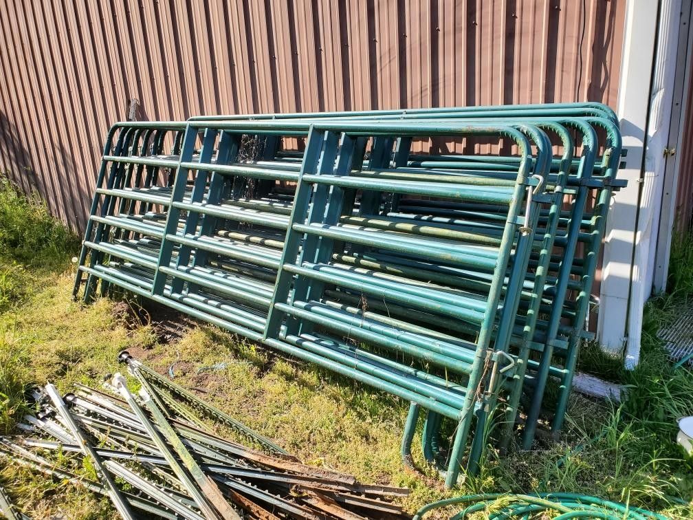 Livestock Fencing/Round Pen Panels