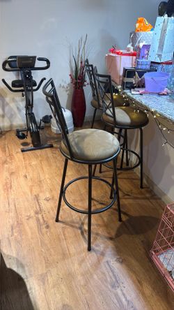 Set of 3 Metal Bar Stools with Cushioned Seats