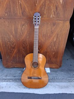 ALVAREZ ACOUSTIC GUITAR