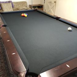 8’ Full Size Pool Table 760 Simonis Cloth Like New