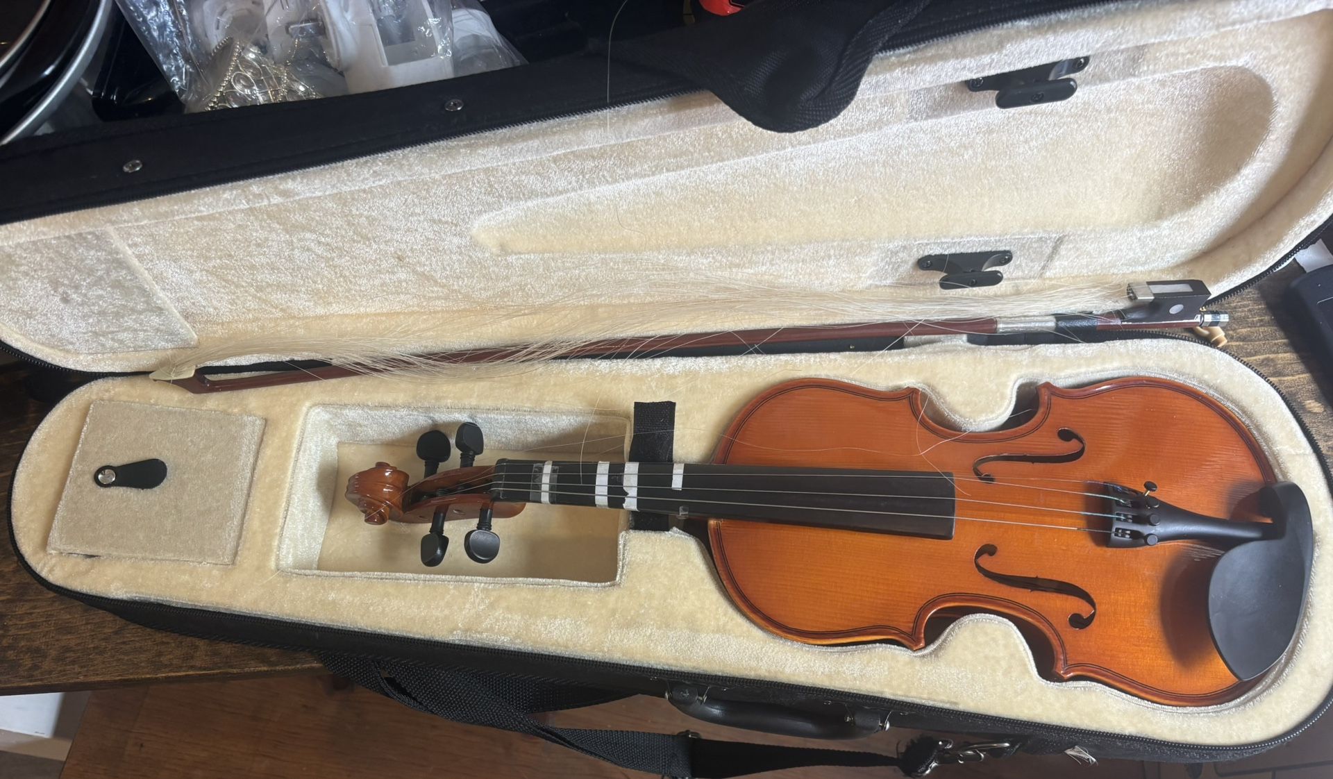 Cecilia Violin 1/4 Size With Case And Extra Strings