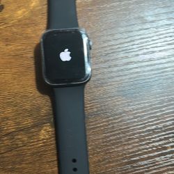 Apple Watch Series 4 44 mm I can charge GPS and cellular