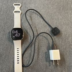 Fitbit Sense + Charger 