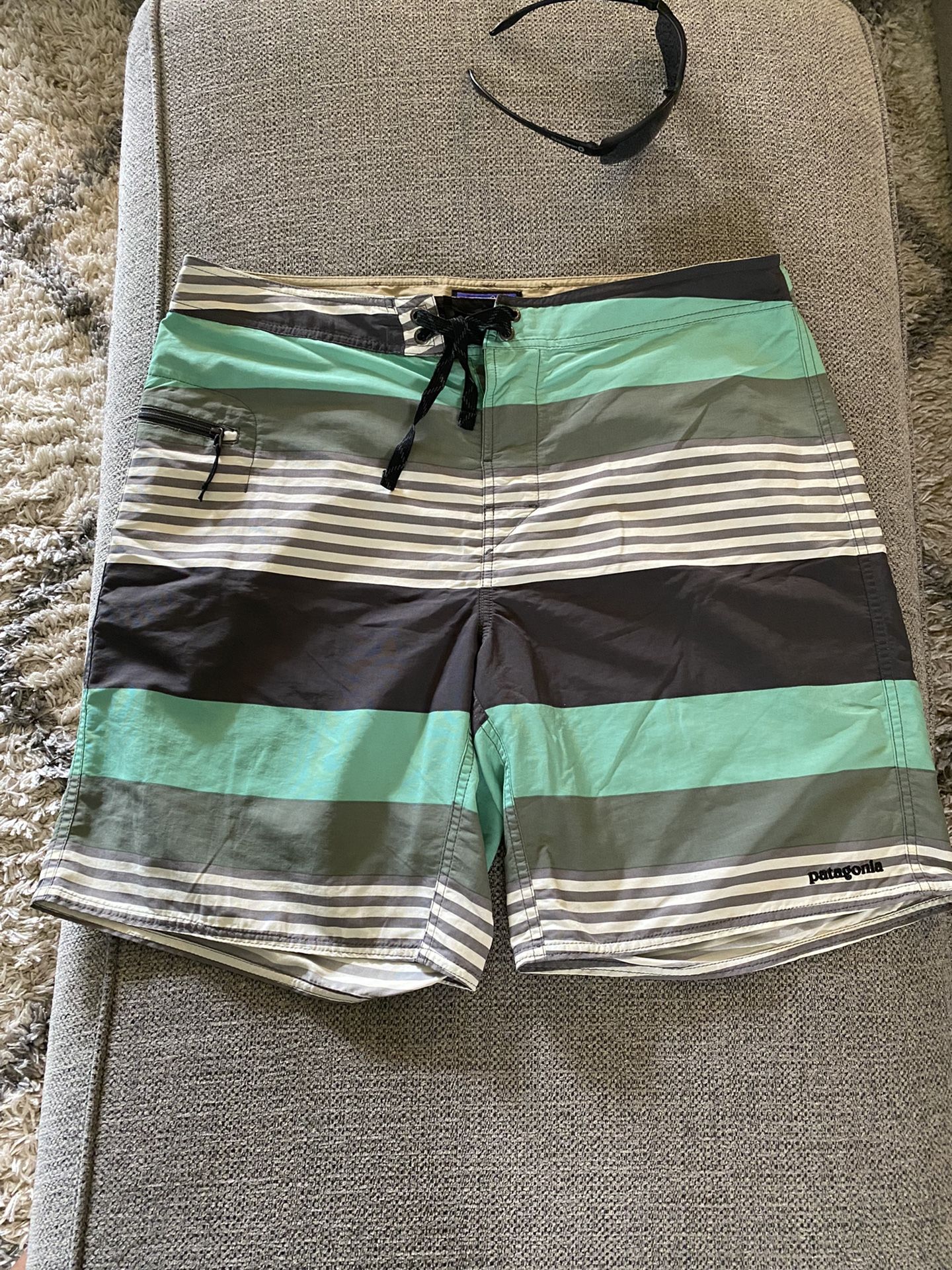 Patagonia Shorts 36